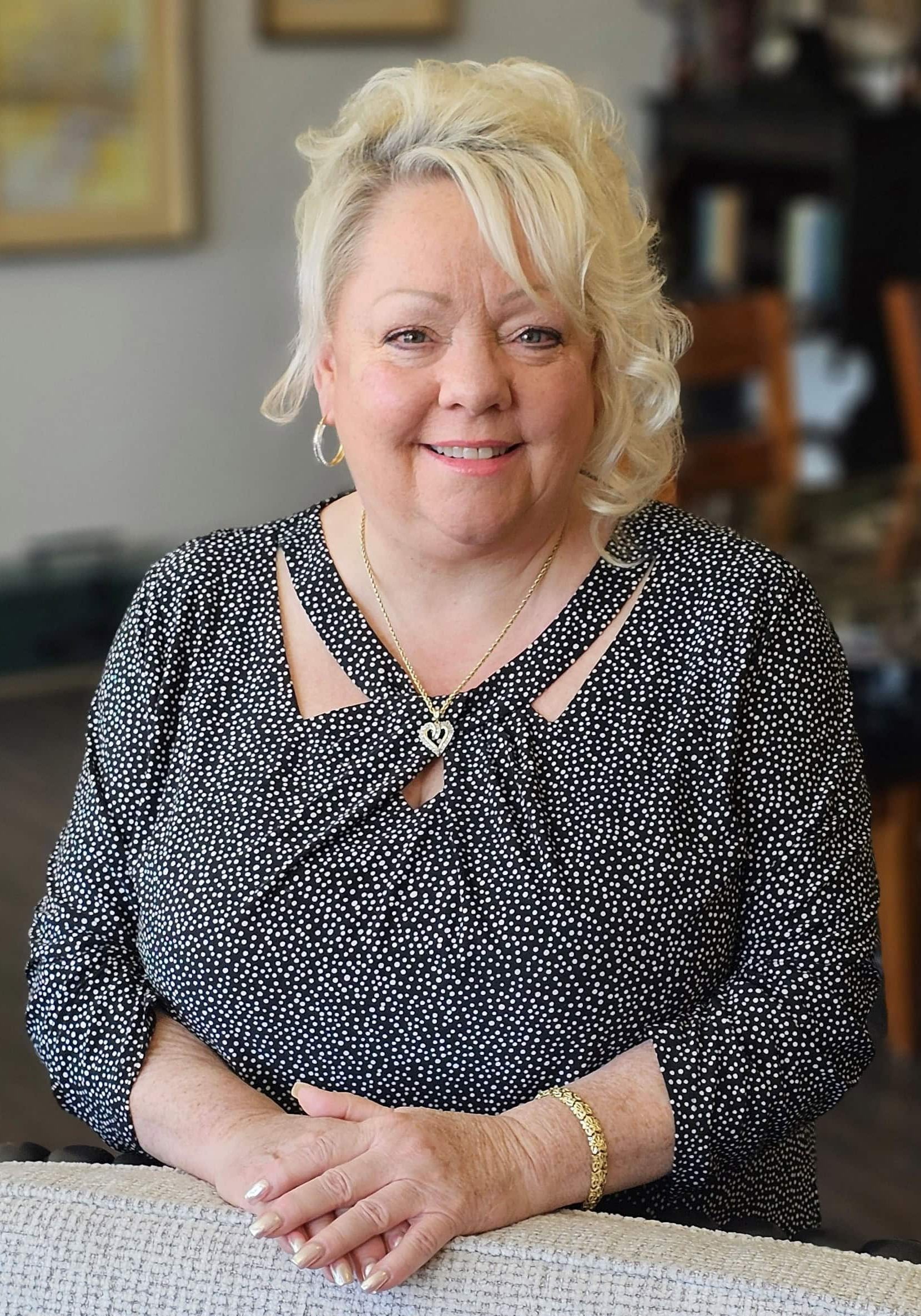 Senior woman smiling at Bella Largo Senior Living.